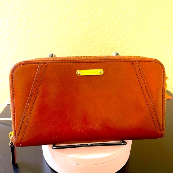 Authentic Burberry big wallet  leather made in Italy8 X 5 fits big 📱w/dust bag - Picture 4 of 12